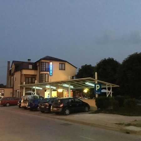 Motel Otoka Donji Vakuf Extérieur photo
